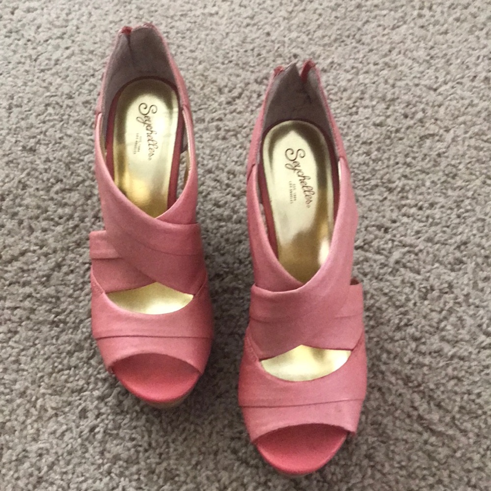 Coral Seychelles Wedges